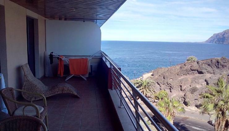 2-bedroom apartment with sea views for sale in Los Gigantes